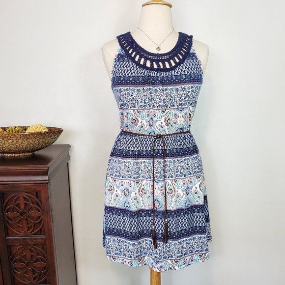 Massini Dresses & Skirts - Massini Sleeveless Belted Dress W/ Crochet, XL